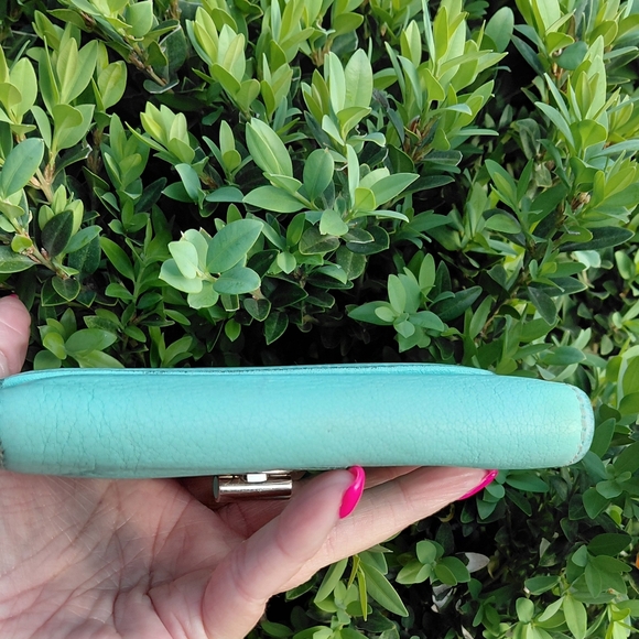 Tiffany & Co. Turquoise Blue Leather Turnlock Wallet - Picture 10 of 13